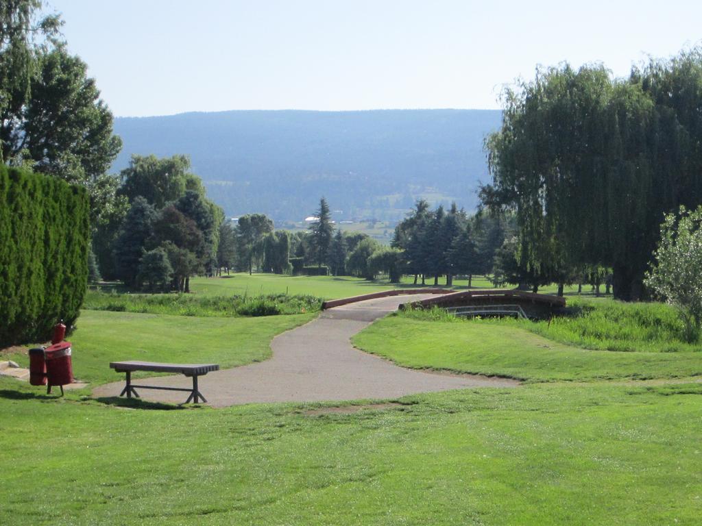 WineDownHere - Lic. 75806 Kelowna Exterior foto